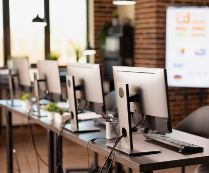 Manufacturing Leader Modernizes HR with Oracle Redwood, Driving Global Rollout Across 8+ Countries